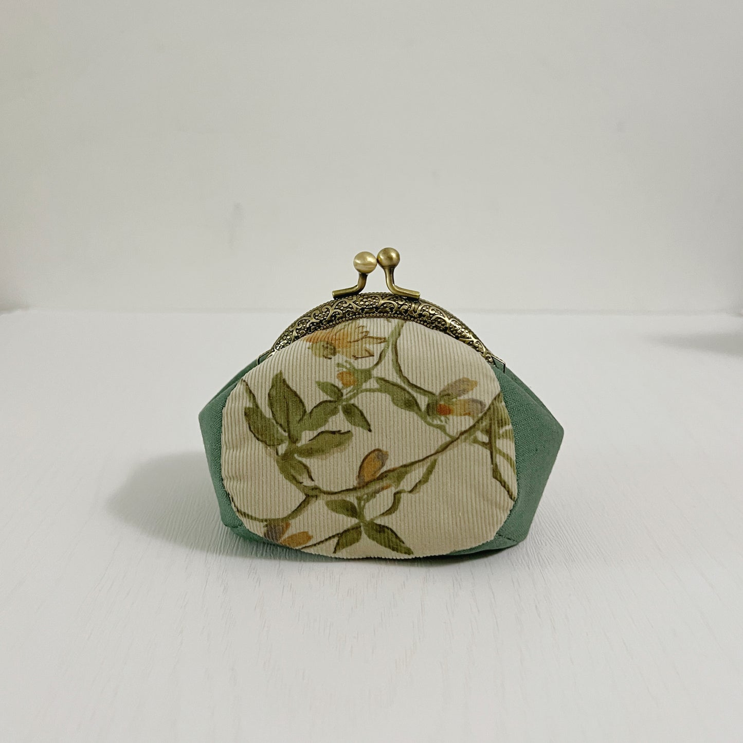 PRE-ORDER Vintage Green Forest Corduroy Handmade Puffy Kiss Lock Change Purse