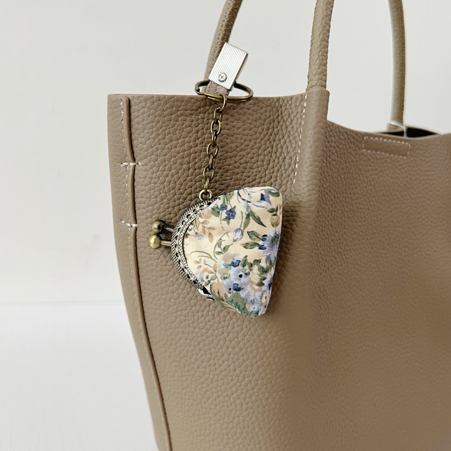 Secret Garden - Handmade Mini Tiny Fabric Kiss Lock Purse Keychain