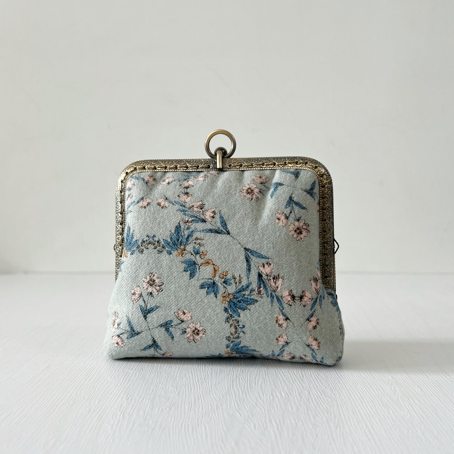 Handsewn Vintage Style Kiss Lock Purse - Vintage Blue Wallet