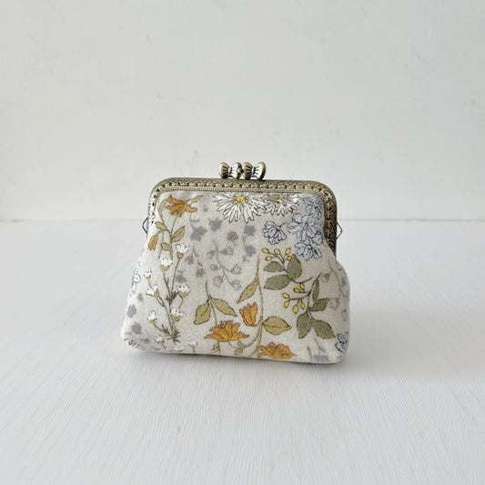 Ribbon Clasp Summer Beige Floral - Handsewn Kiss Lock Fabric Purse